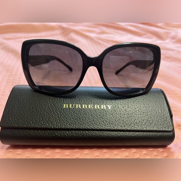 Burberry Sunglasses - Picture 9 of 13
